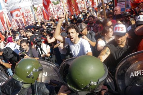 Argentine. Face au vote imminent de la loi Omnibus, les mobilisations se poursuivent devant le Congrès