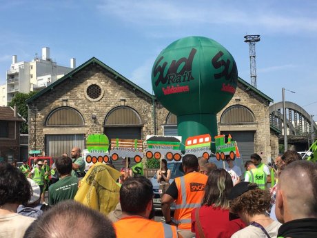 Le Bourget : les cheminots en grève massive pour défendre le Fret aux côtés des militants écolos