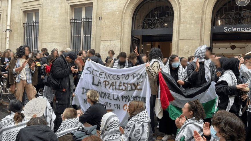 « Défendre la Palestine n'est pas un crime » : rassemblement à Sciences Po en soutien aux Palestiniens